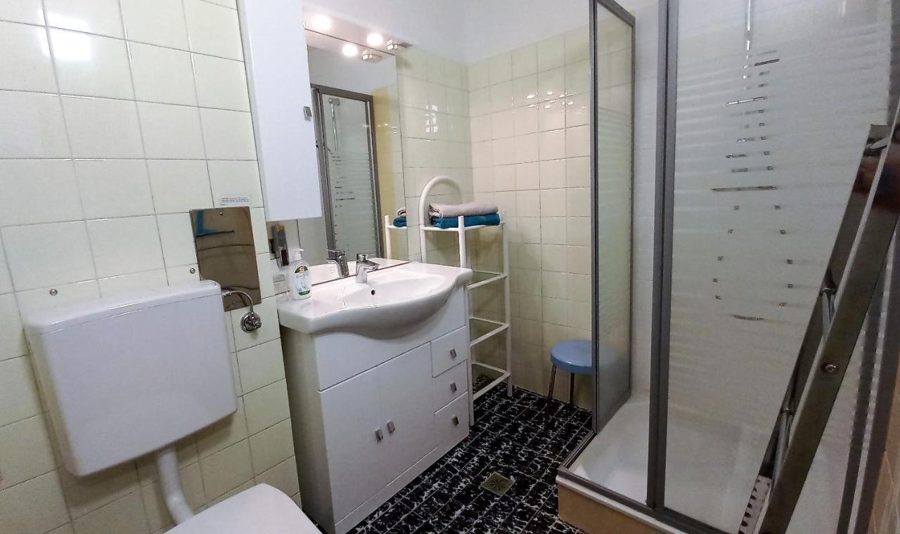 Maren Seeblick Appartement Haus Haensel&Gretel Direkt Am Ossiacher See Mit Hallenbad Stiegl Eksteriør billede